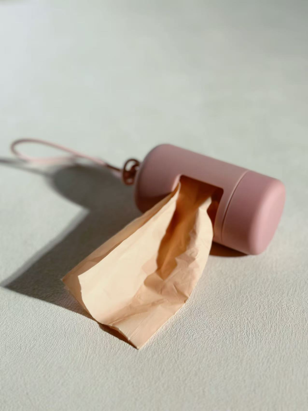 Hard-Shell Poop Bag Holder - Pink